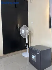 Chambre Meublée Confortable à 15 Minutes de l'Aéroport AIBD ! - Image 1