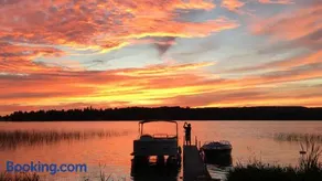 Summerside Cape on Crooked Lake ---Waterfront-Sunsets-Sleeps 12 - Image 3
