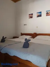 Theo Apartments - Image 4