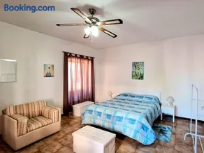 Mare&Monti Guest House with Private Parking - Image 4