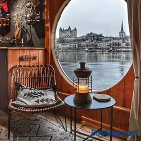 Le Martin Pêcheur Luxurious Ecolodge Boat - Image 1