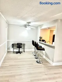 Cozy retreat 1Br 1Ba near hospital and tollway - Image 3