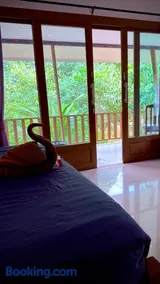The Canal Hut Chaloklum - Image 2