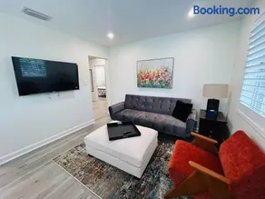 Hi Guest! It’s the upstairs of a cozy duplex. - Image 2
