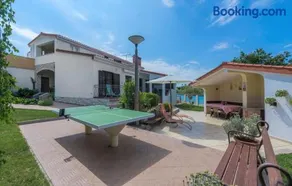 Anitavilla Poreč Apartments with Pool - Image 2