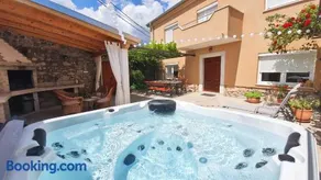 Barac Family Holiday Home - Image 1