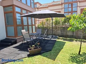 Apartamento con jardín - Image 1