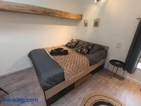 Agréable studio privé avec terrasse - Image 2