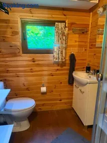 Cottage with access to the lake - Image 2