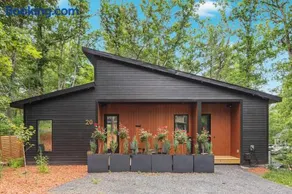 Cozy 2-bedroom cabin in welcoming Shenandoah, Basye with WiFi, AC, EV - Image 1