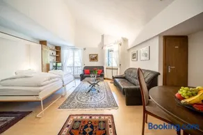 2403 Charmante Dachwohnung mit hohen Decken und Suedbalkon - Image 2