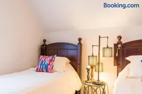 Luba's Peaceful Bedroom - Image 3