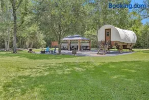 Secluded Luxury Wagon with Pond, King Bed, Full Bath, Patio - Image 1