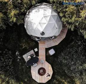 Beautiful Olive Pod Geo Dome House with Hot Tub - Image 1