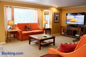 Trailside Village #7 - Slopeside 1BR with Hot Tub, Sauna and BBQ, Ski In Ski Out - Image 4