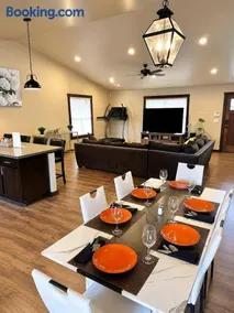 Elegant 3BR Fortuna Getaway - Image 1