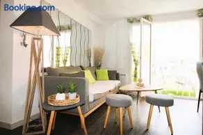 PCOGASTO - Golfe de St-Tropez - Appartement dans résidence avec piscine avec vue sur marina - Image 2