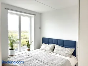 Modern Apartment with Amazing Views - Image 4