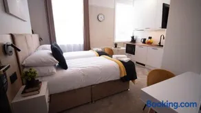 Apart Hotel Rugby -Self Check In- - Image 3