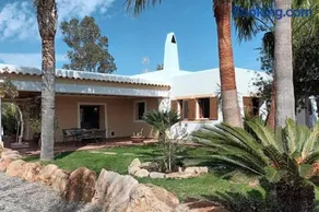 Casa Bet con piscina y jardín. - Image 3