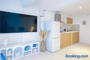 Eros Suite, Greek-style apartment with Jacuzzi - Image 5
