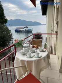 Historic house by the lake La Renée Casa Vacanza - Image 2