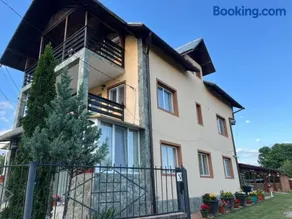 Pensiunea Casa Domnitei - Image 1