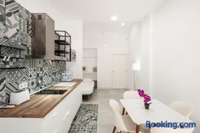 El Mosaico Apartment - Image 1