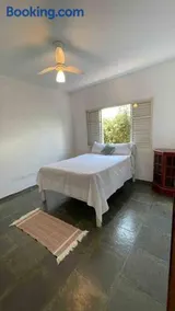 Casa com piscina em condomínio ensolarada! - Image 4