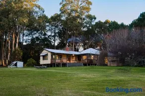boutique luxury farm stay near beaches & wineries - Image 1