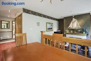 Wonderful One bedroom condo located in Highridge Condominiums J6 - Image 4