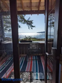 Cozy Beachfront Cabin at Woodside Farm - Image 1