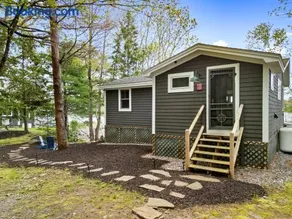 2BR Maine Camp w/ Dock, Lake Access & AC - Image 2