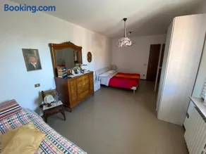 Gloria's house - Image 2