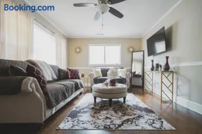 Spacious Pet Friendly 4BR Near Uptown CLT Novant - Image 5