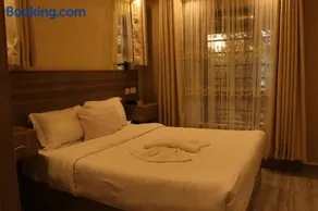 MALEWA RIVERSIDE RESORT & Cottages - Image 4