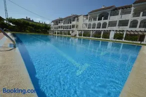 Apartamento con terraza privada y piscinas - Image 5