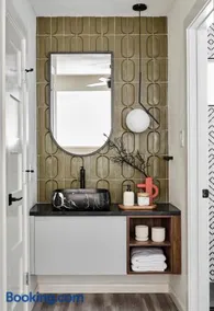 Midcentury Couples Designer Loft - Casa Tuya - Image 2