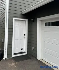 Studio in North Bend - Image 2