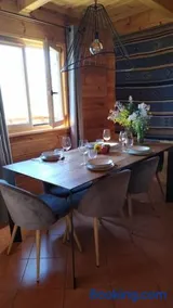 Grand chalet en bois avec vue splendide - Image 3