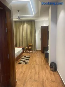 Purav Hotel - Image 3