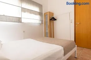 Siviri center apartment - walk to beach - Image 4