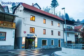 Apartments Shock - Image 3