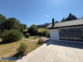 Elegant house in a dominant position - Image 3