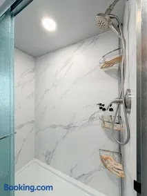 Tiny house with smart bidet and water purify-system - Image 5