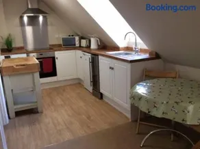 Country Studio Apartment - Image 3