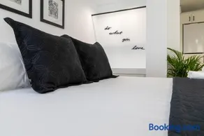 Sandra's luxury studio apartment - Image 2