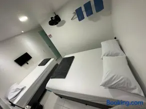 Quarto privativo com banheiro compartilhado em Pousada recém construída,a 500mts do pátio do forró - Image 2