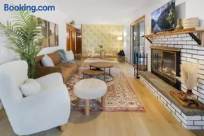 3BR/2BA Lakehouse 10 min to town - Image 5