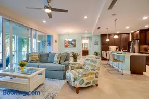 Swaying Palms by Coastal Chic Vacations - Image 1